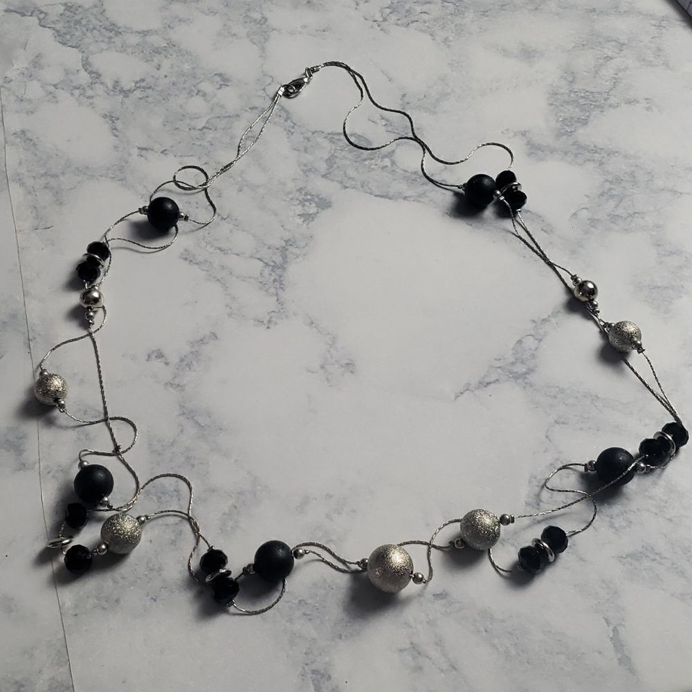 ‎Long Beaded Necklace